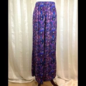 Mossimo L purple floral print wide leg Palazzo pants with elastic waistband.